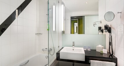 Holiday Inn BERN - WESTSIDE Room Type - 2 Twin Standard High Floor