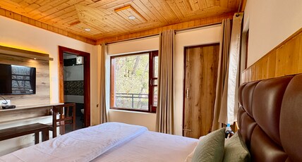 Mainak Guest House Room Type - Deluxe Room with Balcony