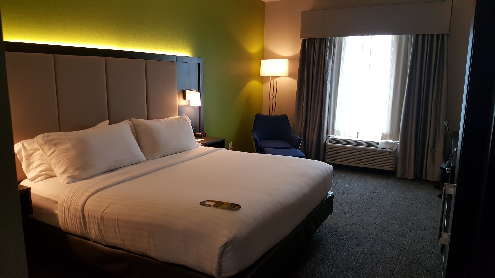 Holiday Inn Express & Suites Pearland, Texas - Tap to explore photos