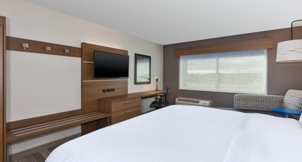 Holiday Inn Express & Suites EAU CLAIRE WEST I-94 Room Type - 1 King Standard