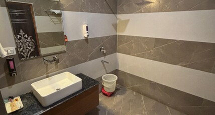 Hotel Shiva Palace By MSd Group. Room Type - Family Room