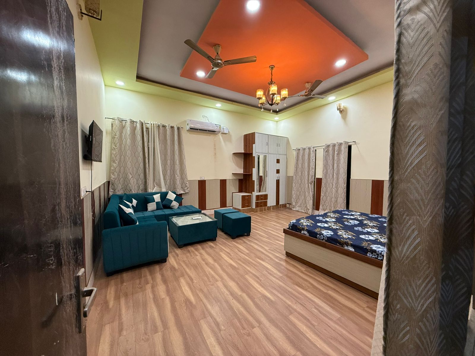 Hotel Airlink Jewar Palace - Tap to explore photos