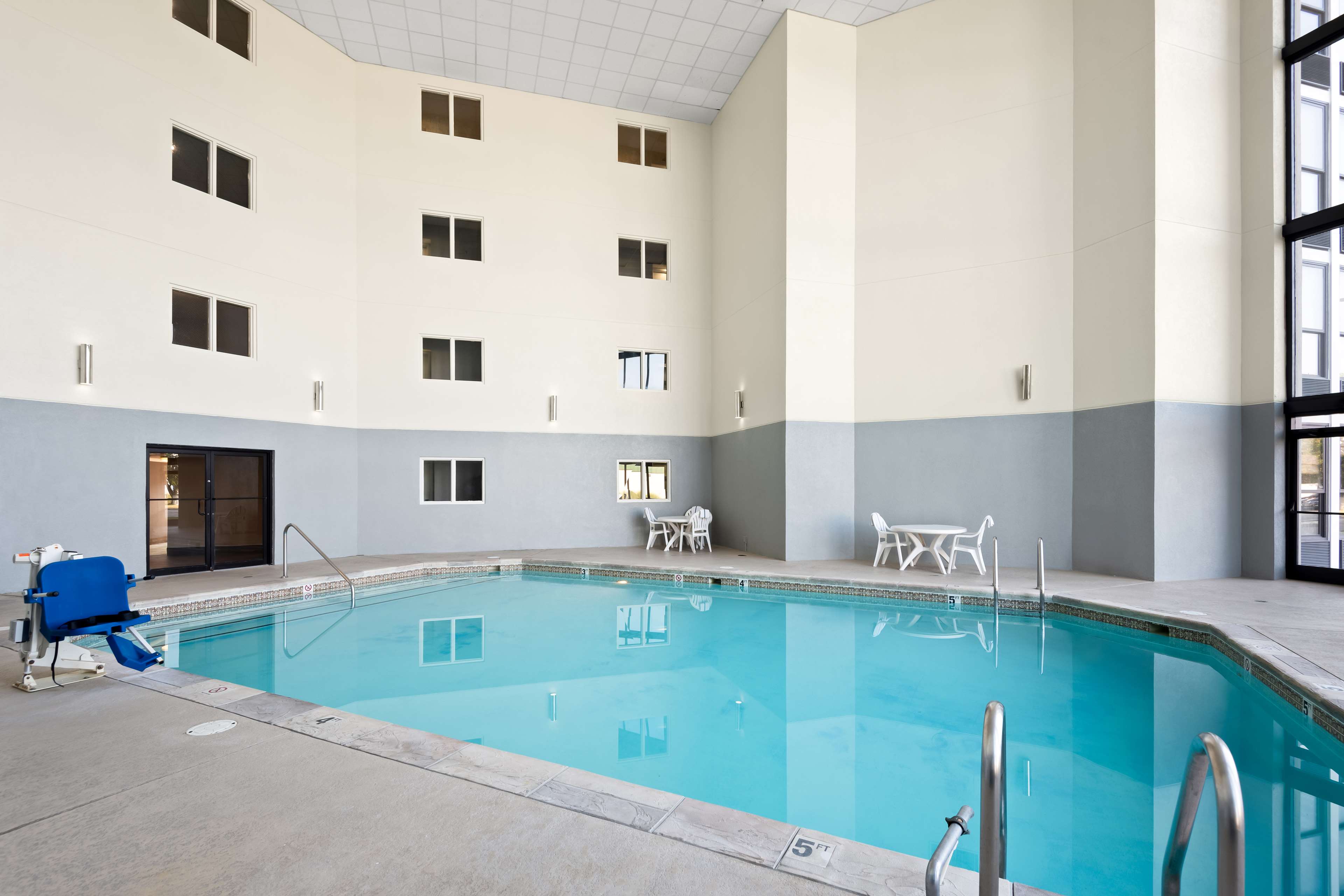 Hampton Inn by Hilton Indianapolis-N.E./Castleton - Tap to explore photos