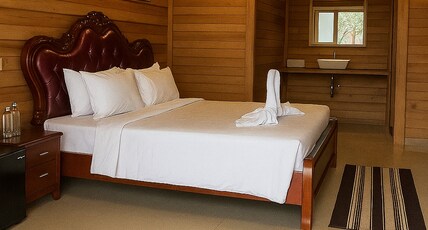 Verdant Retreat Room Type - Nature Crest Cottage