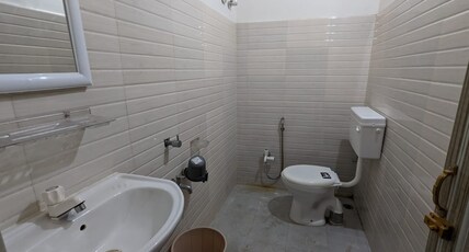 Paradise Grand Lodge Room Type - Standard Twin Non AC