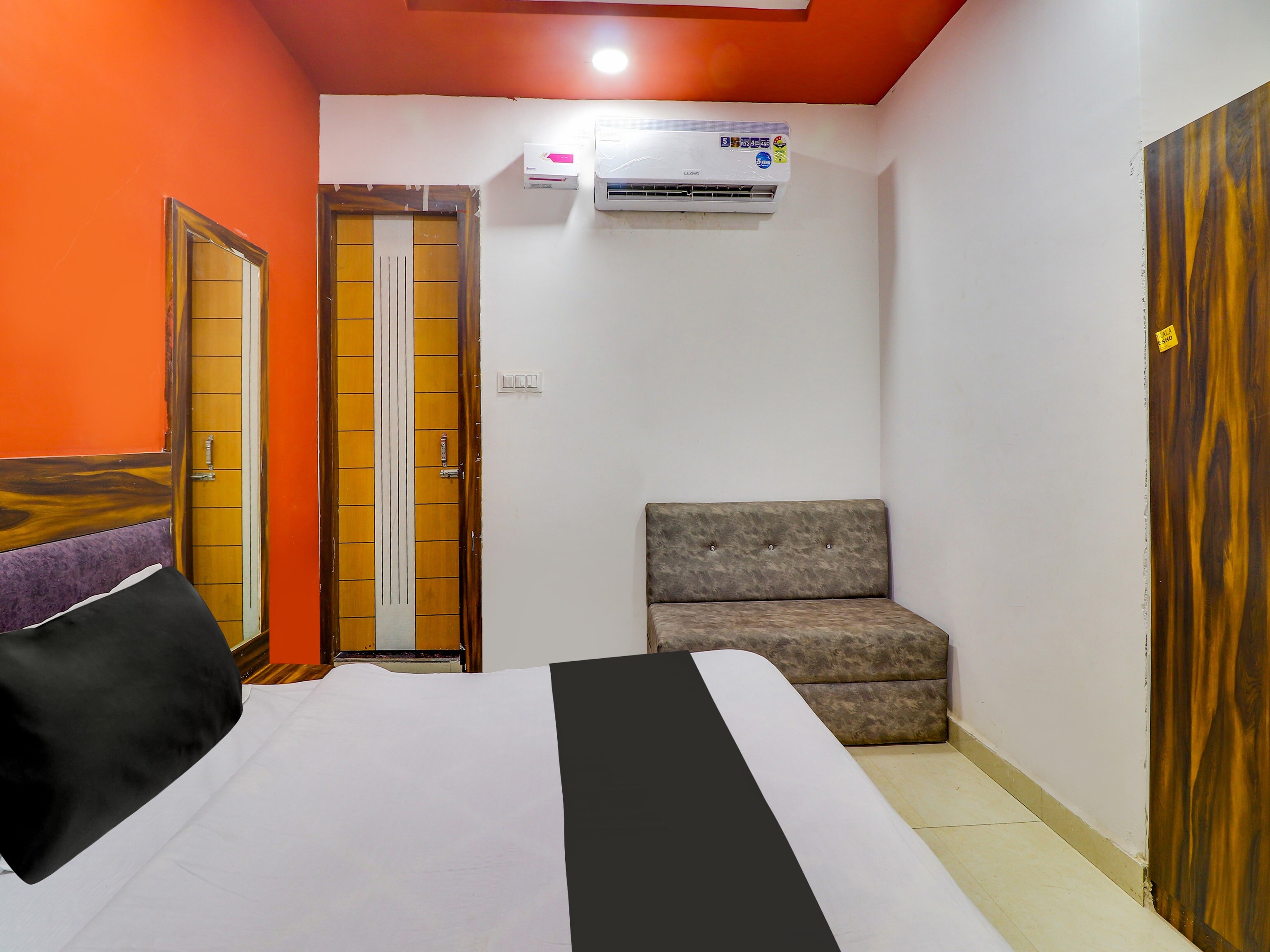 Super Hotel O High Sky - Tap to explore photos