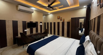 Hotel Kings Paradise & Banquet Room Type - Deluxe Room Hotel Kings Paradise & Banquet Room Type - Deluxe Room