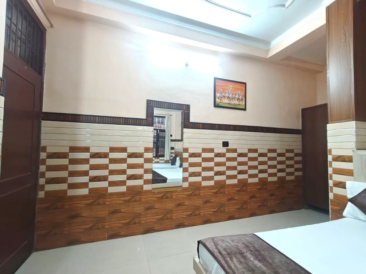 VATS VILLA : Feels like Home & Facilitates like Hotel - Tap to explore photos