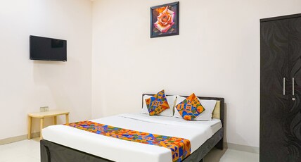 FabHotel Rachana Residency - Nr. Shivaji Nagar Metro Station Room Type - Deluxe Room