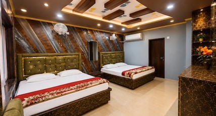 Shri Mangal Palace Room Type - Luxury Superior Room