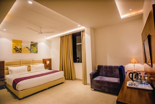 Hotel Ten Square
