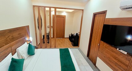 Hotel Sun Grand (100 meters away from Taj Mahal) Room Type - Super Deluxe Room