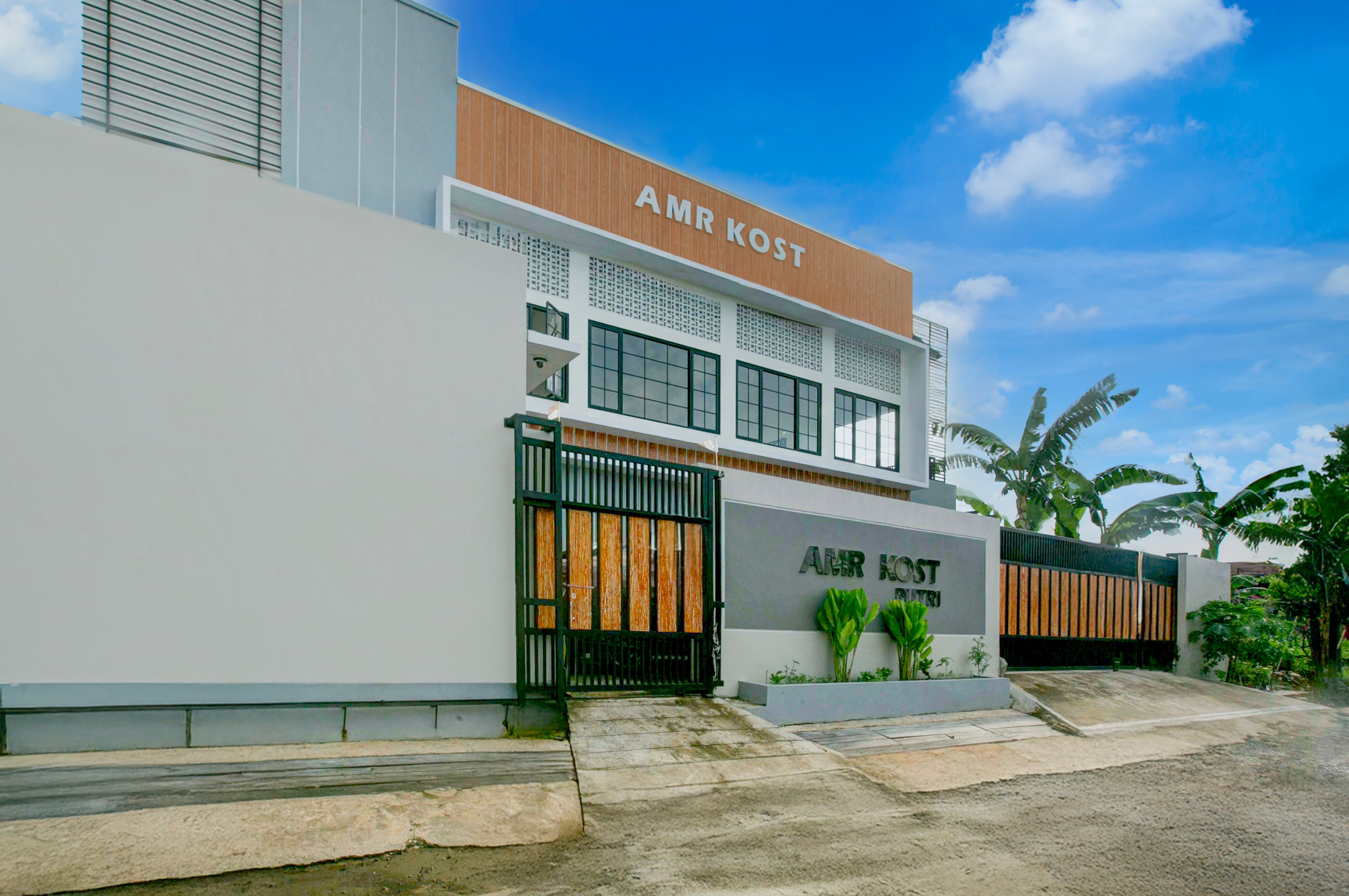 Hotel O Madina Homestay - Tap to explore photos