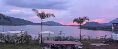 Hotel NIVANTA Lakeview Retreat