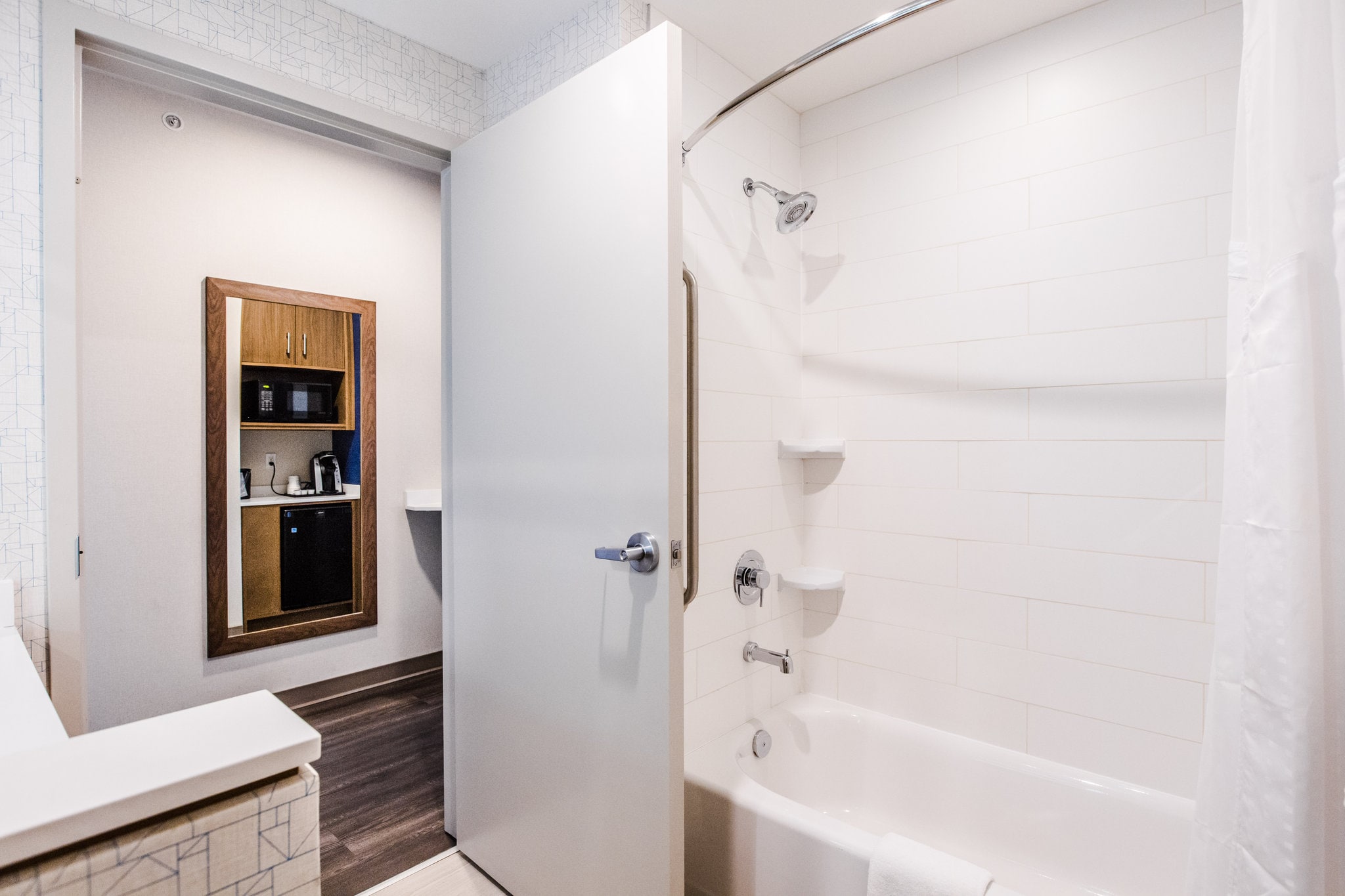 Holiday Inn Express & Suites WEST EDMONTON-MALL AREA - Tap to explore photos