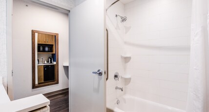 Holiday Inn Express & Suites WEST EDMONTON-MALL AREA Room Type - 2 Queen Beds Standard