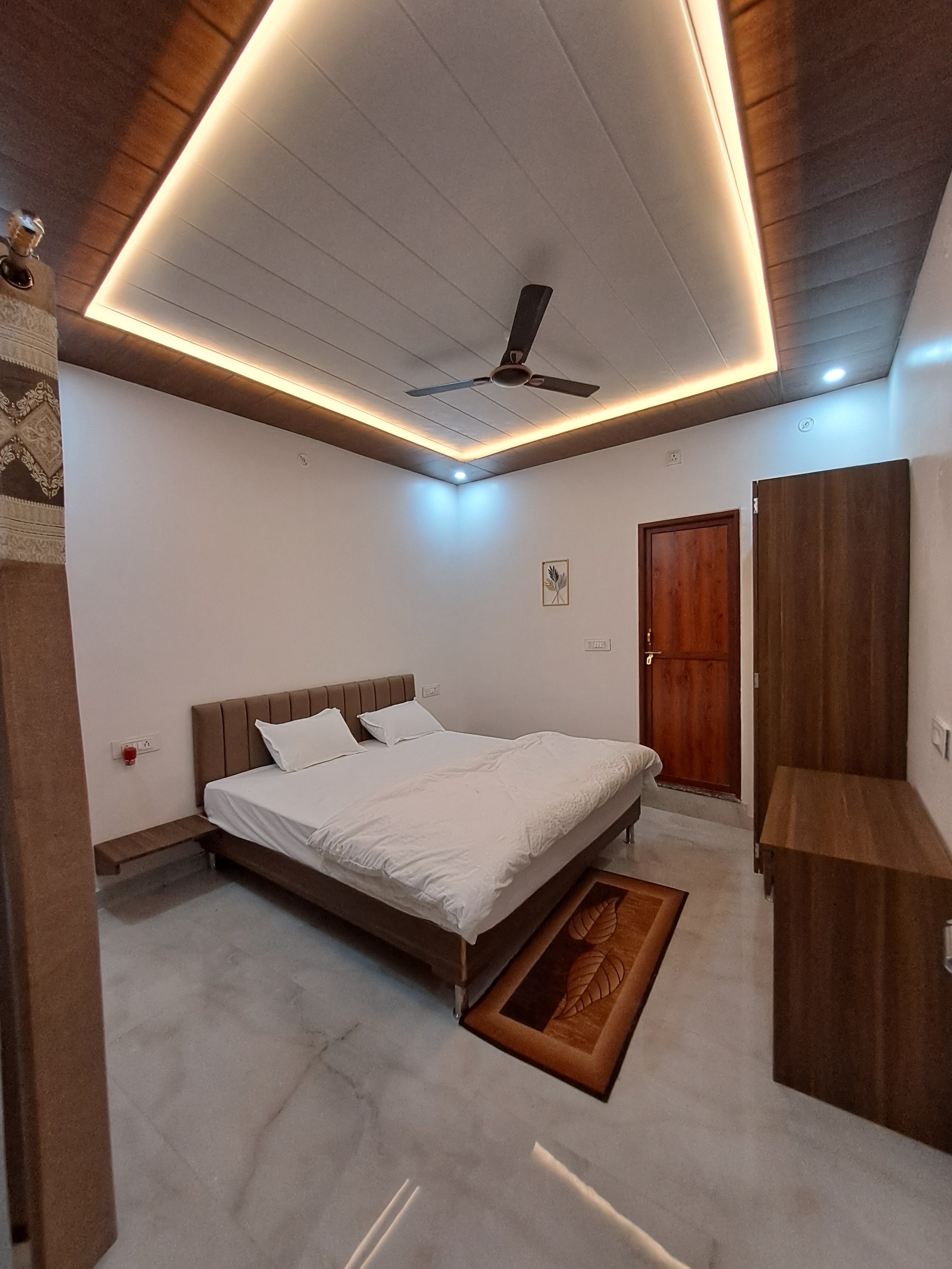 MG HOME STAY - Tap to explore photos