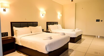 S S INTERNATIONAL Room Type - Superior Family Suite