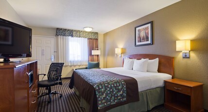 Best Western Windsor Inn Room Type - Accessible - 1 King, Mobility Accessible, Bathtub, Smoking Room, Full Breakfast Best Western Windsor Inn Room Type - Accessible - 1 King, Mobility Accessible, Bathtub, Smoking Room, Full Breakfast