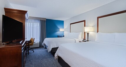 Holiday Inn Express & Suites CINCINNATI RIVERFRONT Room Type - 2 Queen Beds Standard