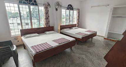 Supreme Guest House Room Type - FOUR BED ROOM NON AC Supreme Guest House Room Type - FOUR BED ROOM NON AC