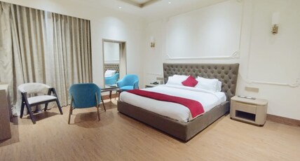 UNA Smart Radiant Plaza Room Type - Super Deluxe