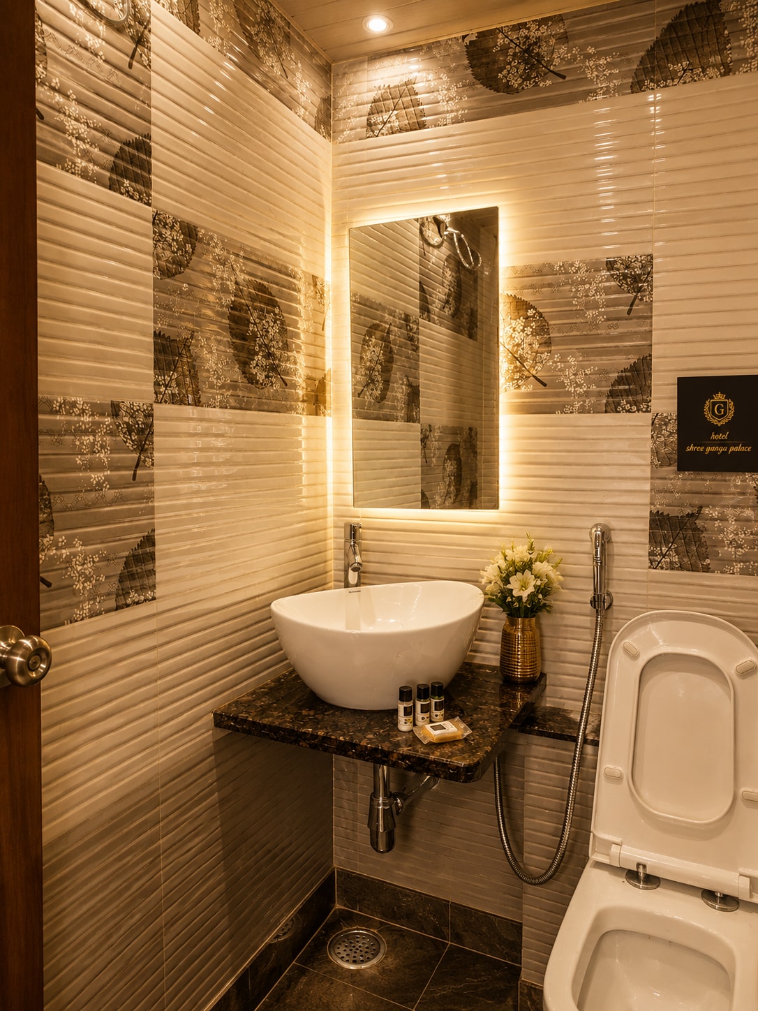 HOTEL SHREE GANGA PALACE - Tap to explore photos