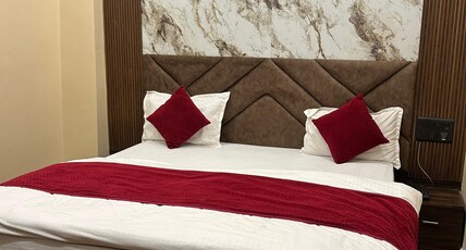 Hotel Govindam Room Type - Delux double bed
