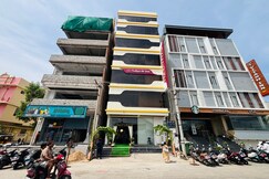 Aakarsh Inn