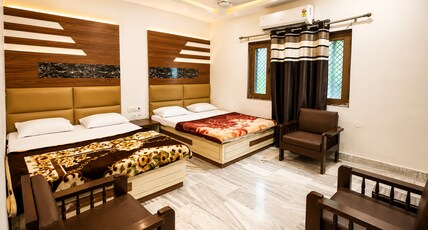 Hotel Marwari Room Type - Four Bed Room with Air Conditioning