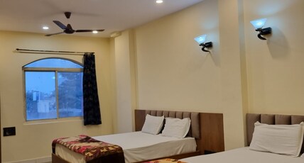 Hotel Shree Shivtam Room Type - Budget Four Bed Room