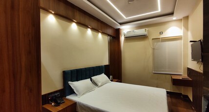 Hotel B S Heights Room Type - DELUXE DOUBLE BED ROOM