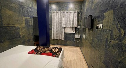 Maa Gauri Guest House Room Type - Deluxe AC Room