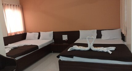 HOTEL SAIMEERA PALACE Room Type - FAMILY ROOM FOUR BED NON A.C