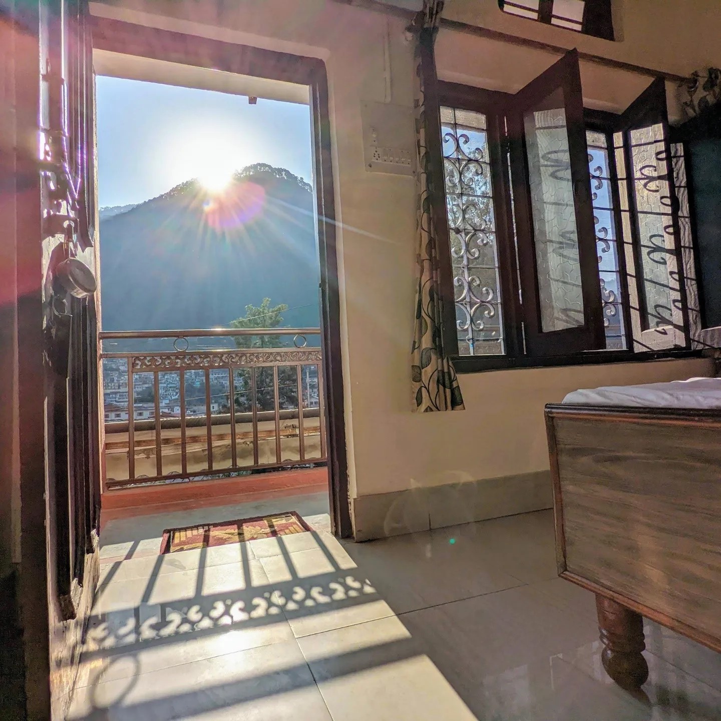 Hotel KNB Heritage(5min Walk to Shree Kashi Vishwanath Mandir) - Tap to explore photos