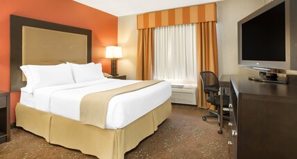 Holiday Inn Express & Suites - Muncie Room Type - 1 Queen Bed Standard