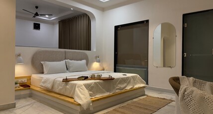 Hued A Boutique Stay Room Type - Studio Canvas