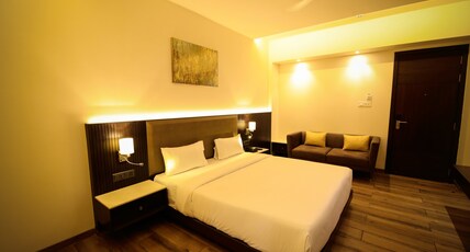 Enrise by Sayaji Rewa Room Type - Grande room with King Bed