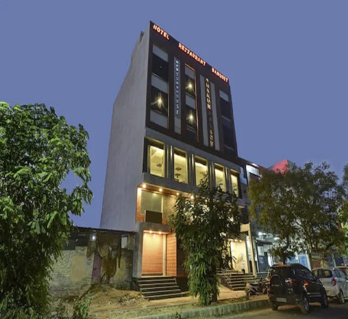 Hotel Shakun - Tap to explore photos