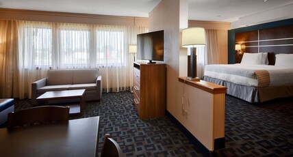 Best Western Benton Harbor-St. Joseph Room Type - Suite-1 King Bed, Non-Smoking, Presidential, Microwave And Refrigerator, Shower In Room, Sofabed, Fu