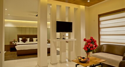 Wild Saga Room Type - Luxuary Suite Room (AC)