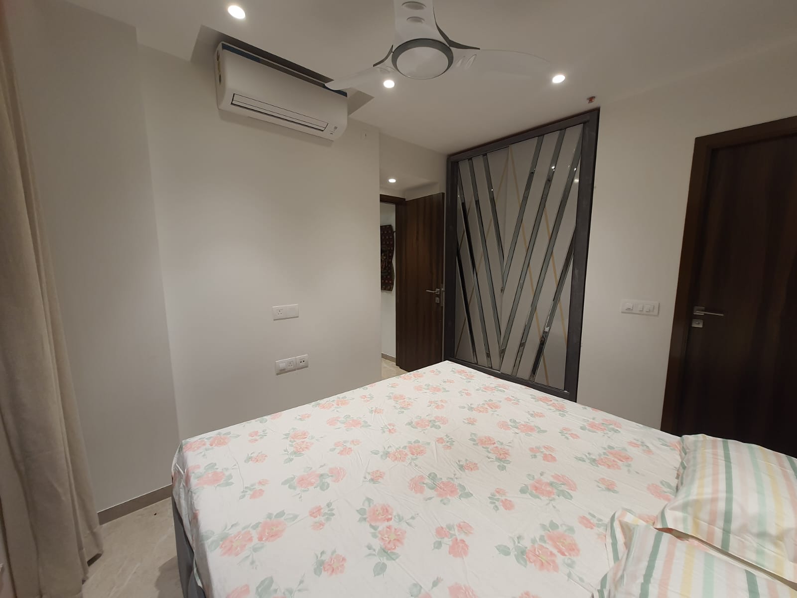 Self check-in serviced apartment - Tap to explore photos
