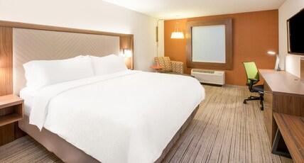 Holiday Inn Express & Suites BLYTHE Room Type - 1 King Standard Extra Floor Space