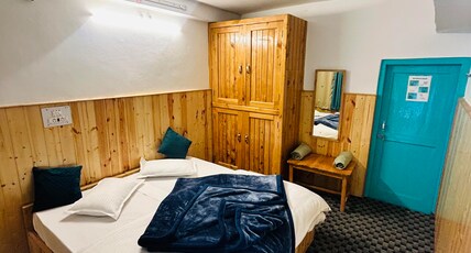 Memooners  Riverside Hotel & Cafe Room Type - Bedroom 2