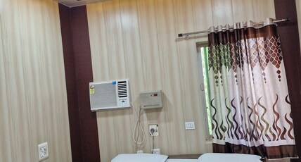 Hotel Shri Hari Room Type - Deluxe Room