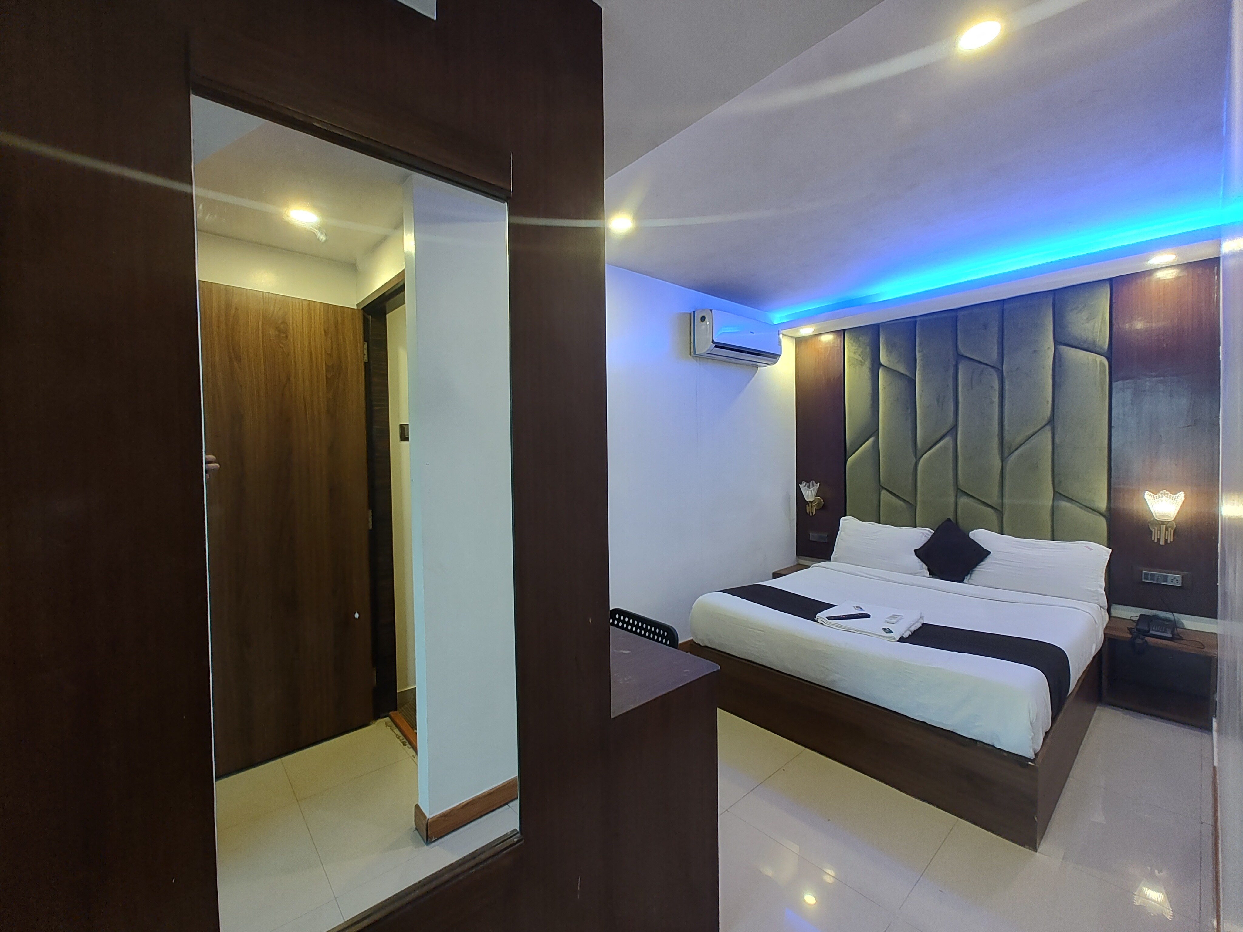 Hotel Rio - Tap to explore photos