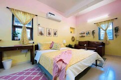 Bandra Studio Lokhandwala House, Near Carter Road, Pali Hill by Connekt Homes