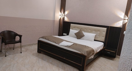 Hotel Raj Shree Room Type - Deluxe AC Room Hotel Raj Shree Room Type - Deluxe AC Room
