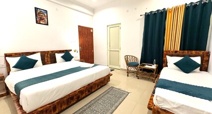 Greenday Escapes Room Type - Triple Deluxe Room