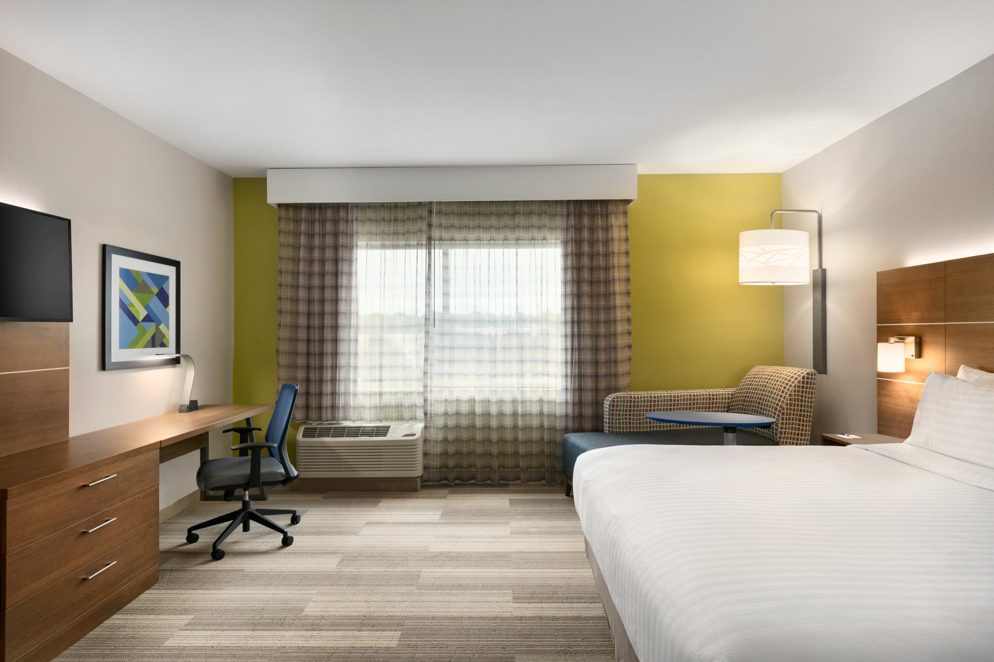 Holiday Inn Express & Suites SALISBURY - Tap to explore photos